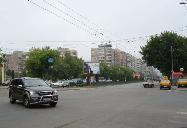 Iuliu_Maniu_Ave_and_Valea_Cascadelor_St,_Sector_6_(Bucharest)