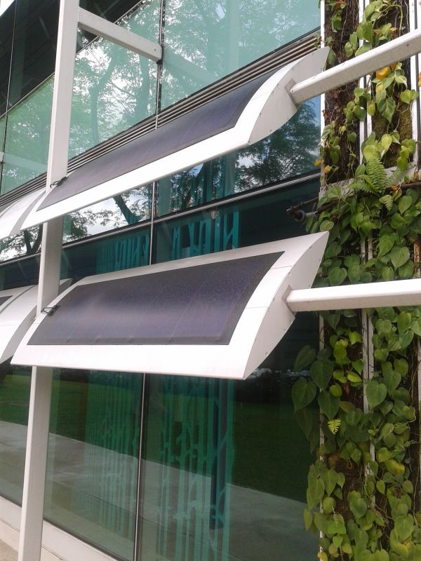 PV_external_shading_device_in_zero_energy_building_of_Singapore