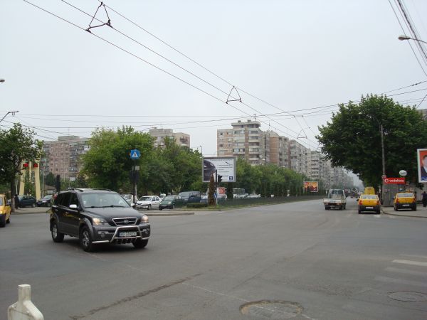 Iuliu_Maniu_Ave_and_Valea_Cascadelor_St,_Sector_6_(Bucharest)