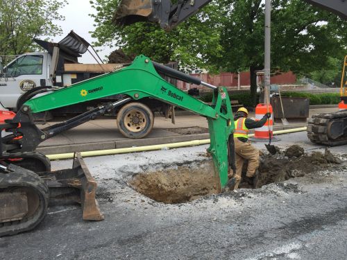 2016-05-11_10_00_09_road_crews_digging_in_north_avenue_u-s-_route_1_near_aisquith_street_in_baltimore_city_maryland