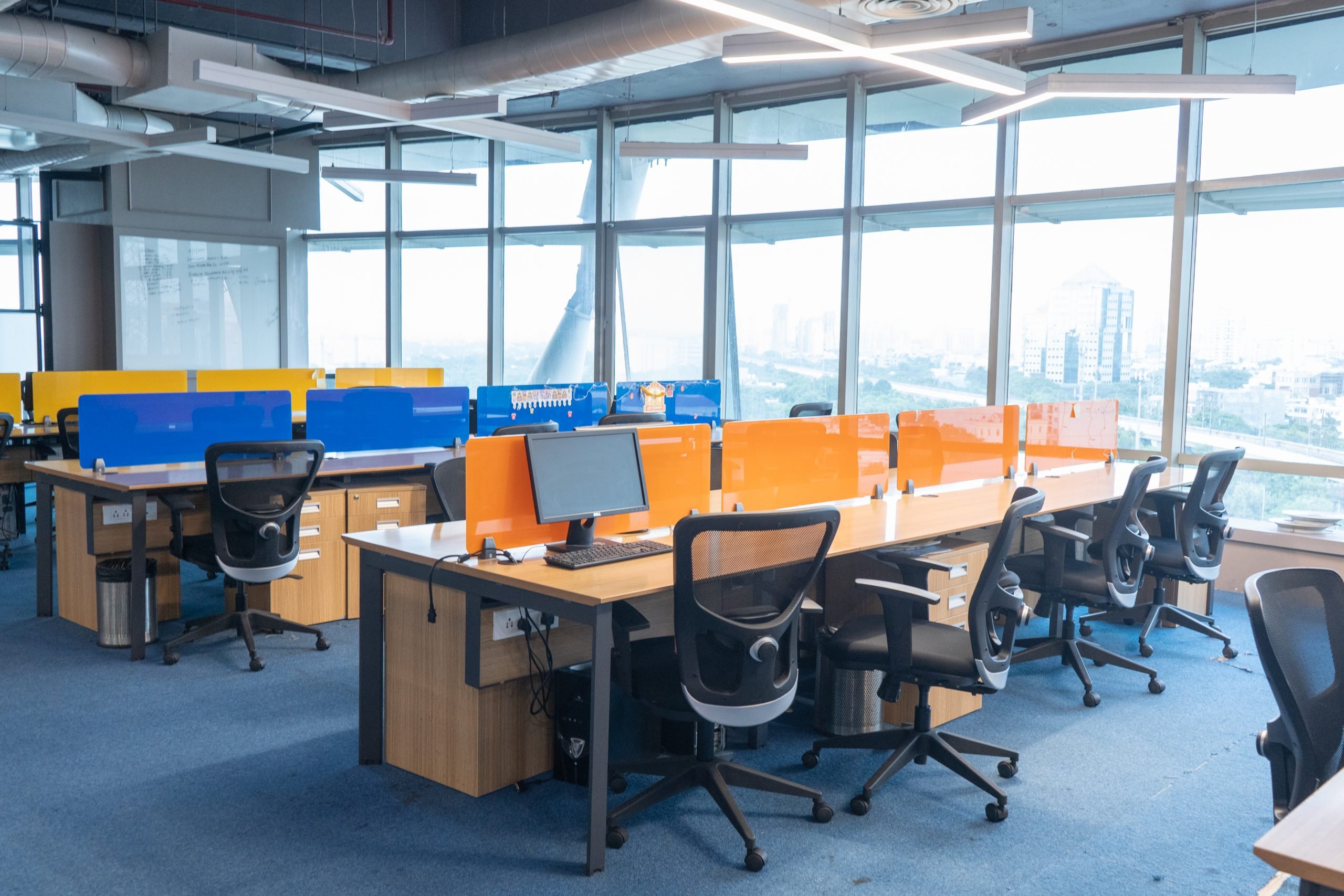 Mai putine birouri, mai multe spatii logistice, redimensionari in rezidential